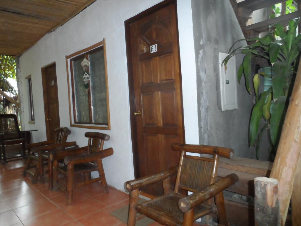 Victoria Guest House And Cottages Puerto Princesa Zewnętrze zdjęcie